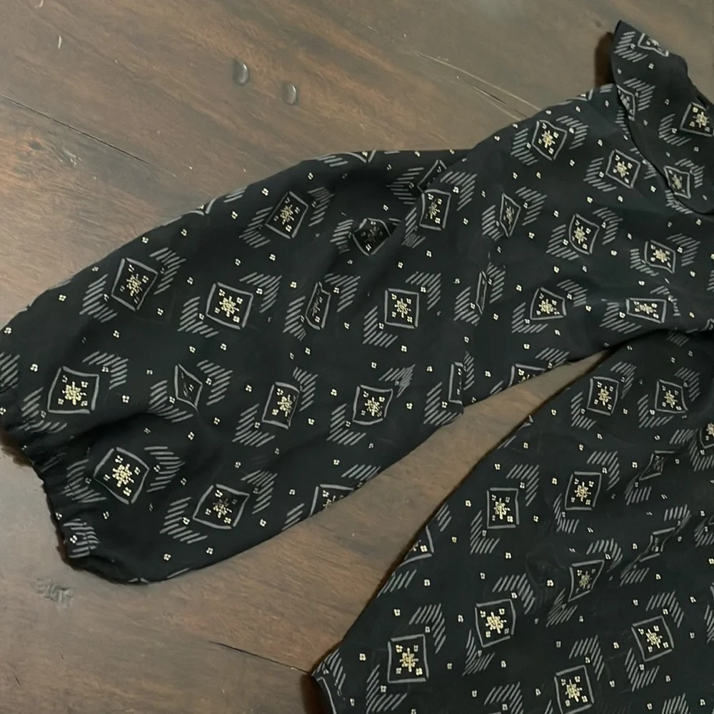 Patterned Top - Picture 3 of 5